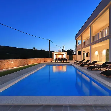 Villa Vallis With Pool Kruševo