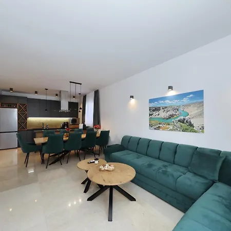 Vallis With Pool Villa *