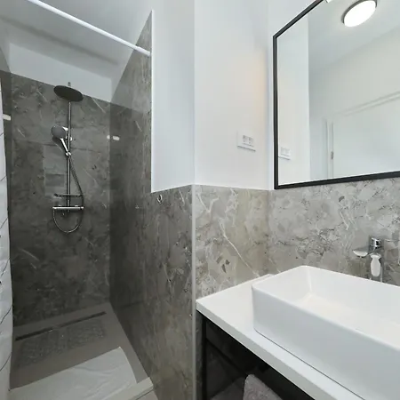 Vallis With Pool Villa