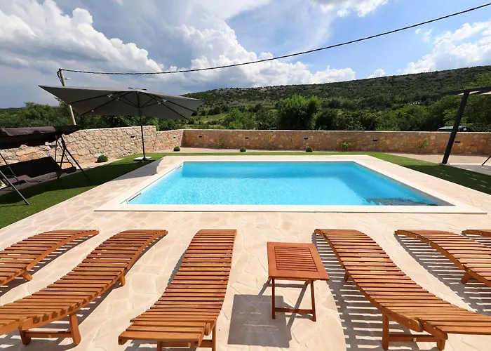 Vallis With Pool Kruševo