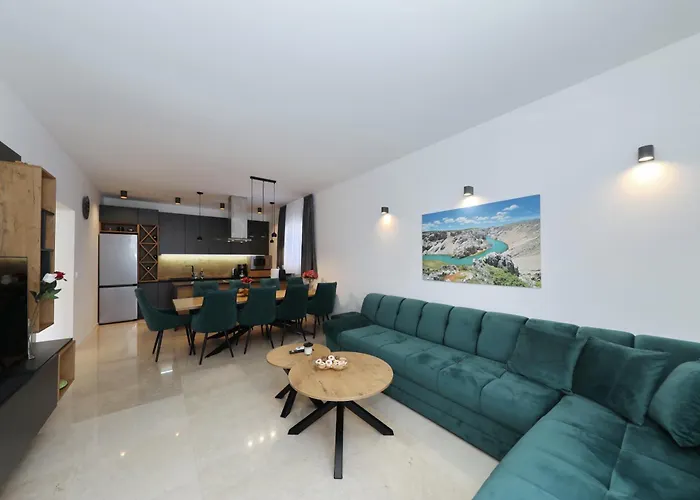 Vallis With Pool Villa *