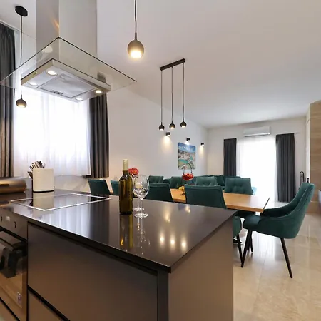 Vallis With Pool Villa