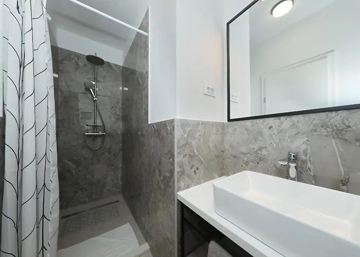 Vallis With Pool Villa